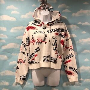 Tommy Hilfiger Denim White Hooded Sweatshirt with Gray Splatter Paint.